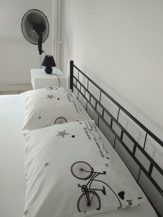 Apartamento Alesia Oradea Exterior foto